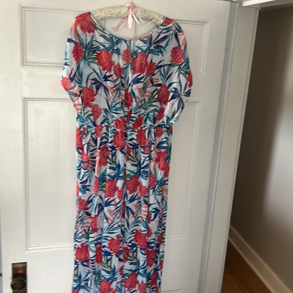 Cover up/Beach maxi dress. Red, Blue on White floral pattern. Size XL - Picture 5 of 7